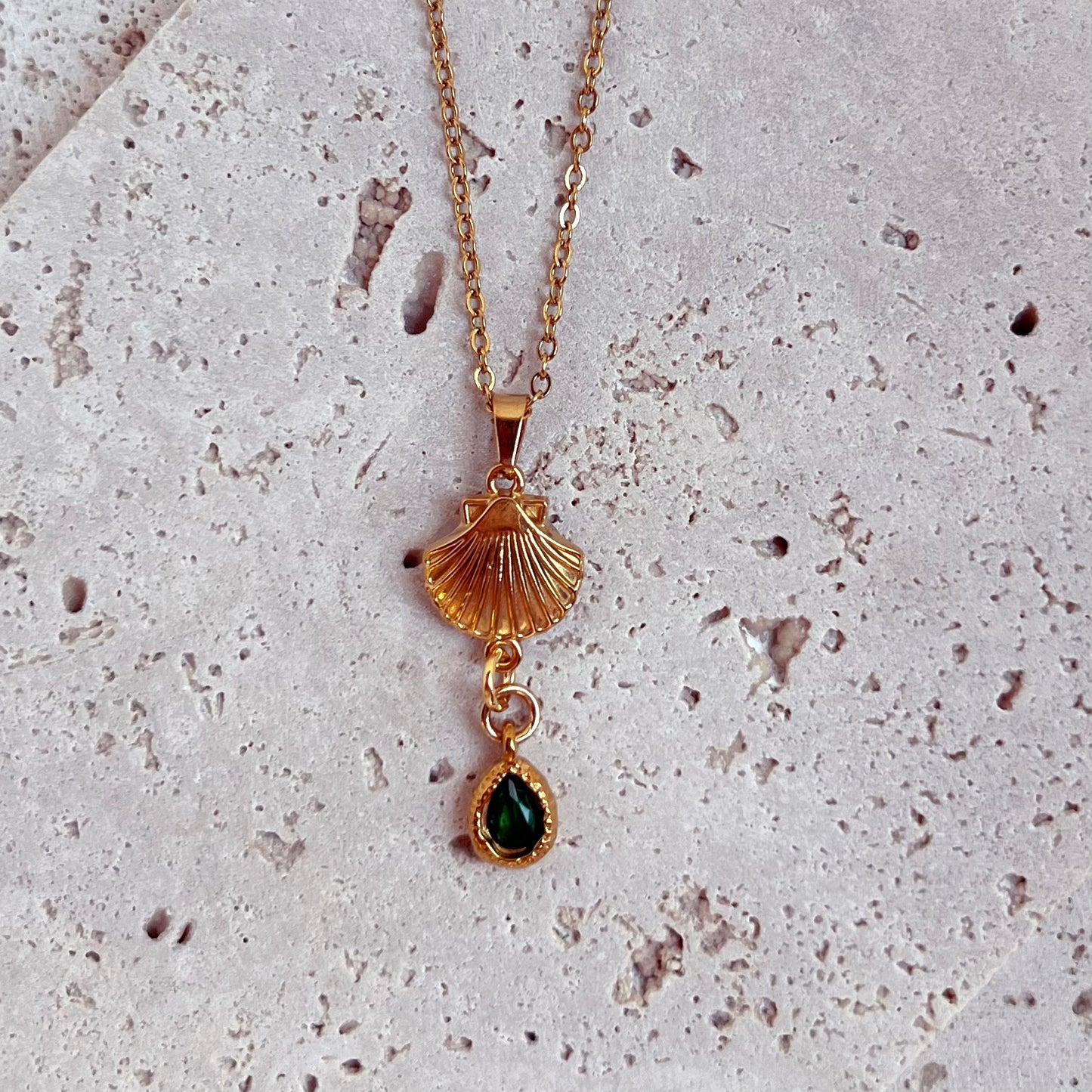 Delicate Aurelia Dream Emerald | Necklace